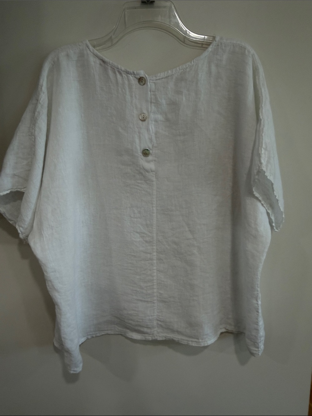 Relaxed White Linen Tunic Top - Picture 3 of 4